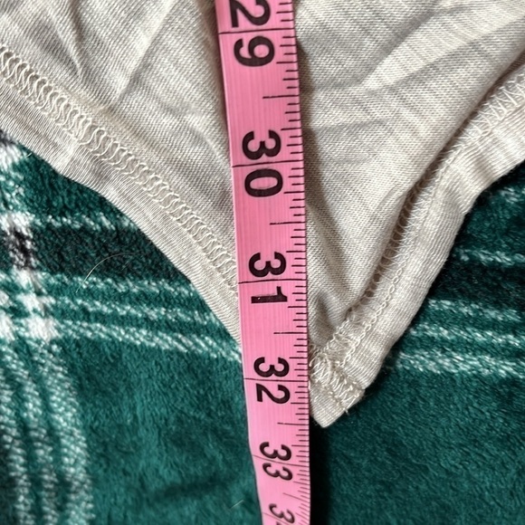 NWT Hem & Thread Women’s Cream V-Neck Top Size Large - Picture 8 of 8